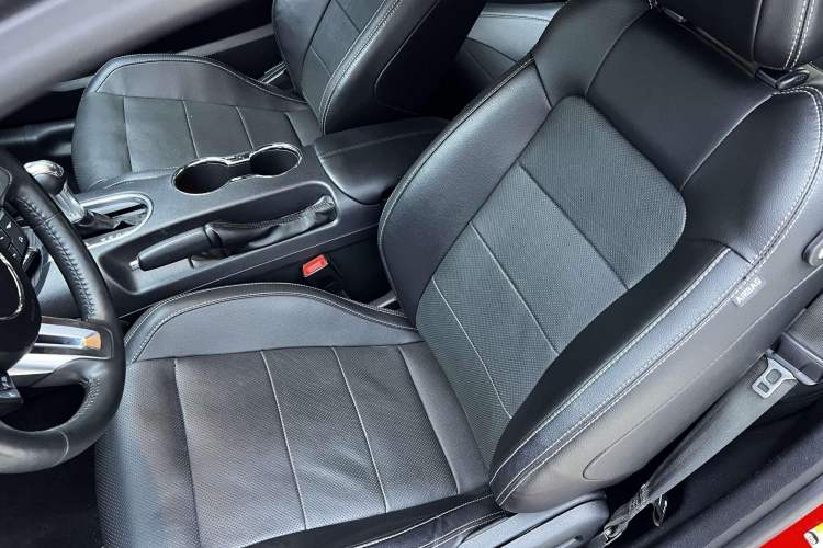Used Ford Mustang 2021 2.3T EcoBoost Interior 2