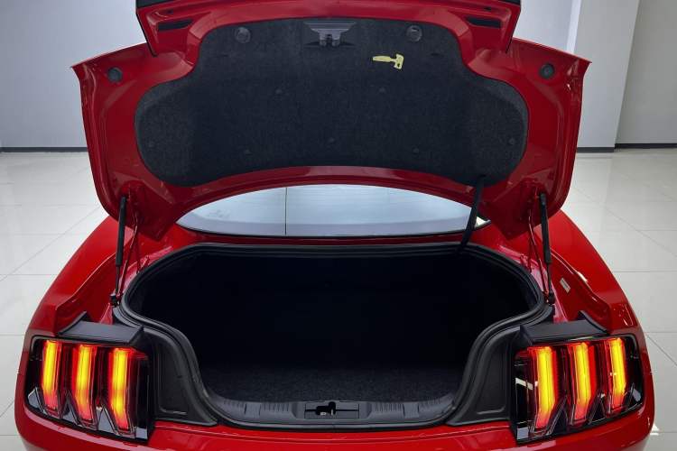 Used Ford Mustang 2021 2.3T EcoBoost Interior 3