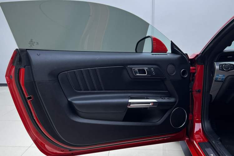 Used Ford Mustang 2021 2.3T EcoBoost Interior 6