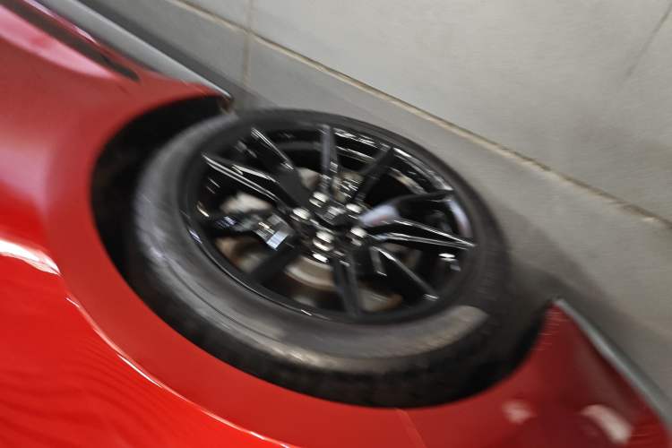 Used Ford Mustang 2021 2.3T EcoBoost Obsidian Phantom Special Edition Left Front Wheel Hub