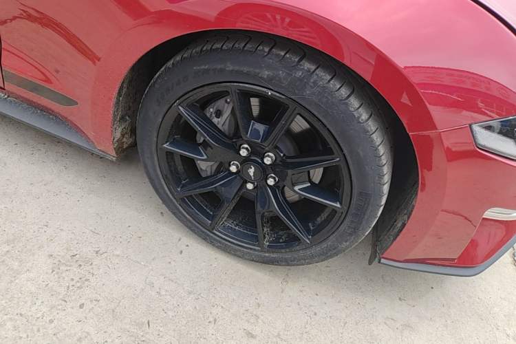 Used Ford Mustang 2021 2.3L EcoBoost Right Front Wheel Hub