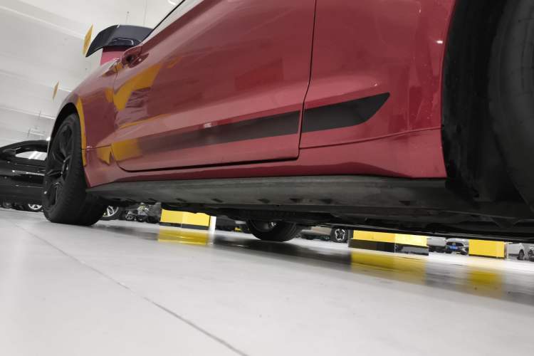 Used Ford Mustang 2021 2.3T EcoBoost Obsidian Phantom Special Edition Right Side Sill