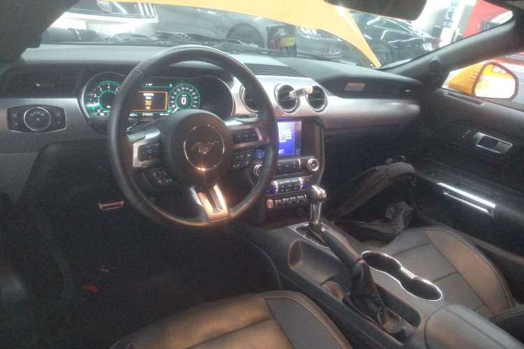 Used Ford Mustang 2021 2.3T EcoBoost Center Console