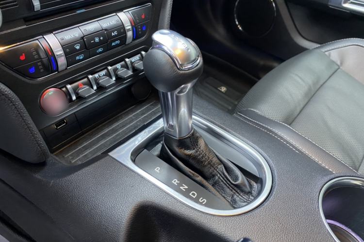 Used Ford Mustang 2021 2.3L EcoBoost Stealth Revival Limited Edition Interior 4