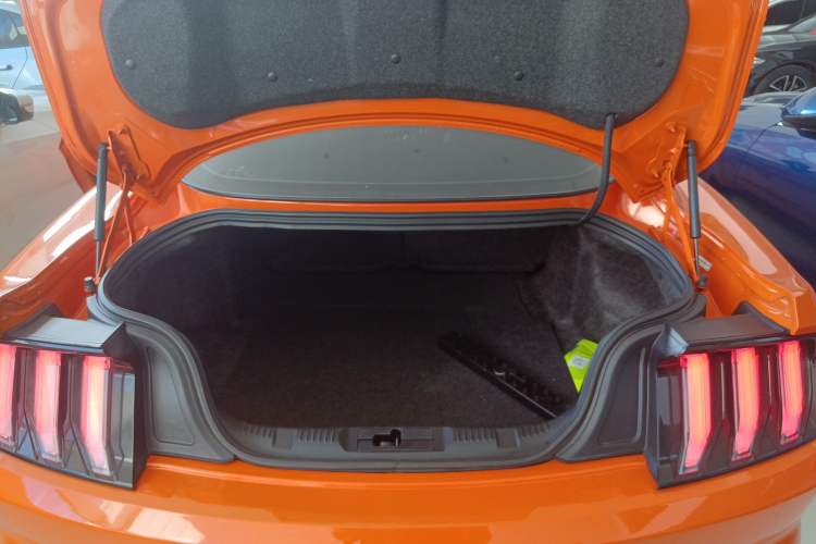 Used Ford Mustang 2021 2.3T EcoBoost Trunk