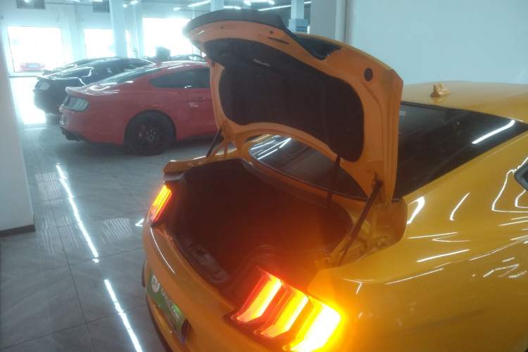 Used Ford Mustang 2021 2.3T EcoBoost Trunk