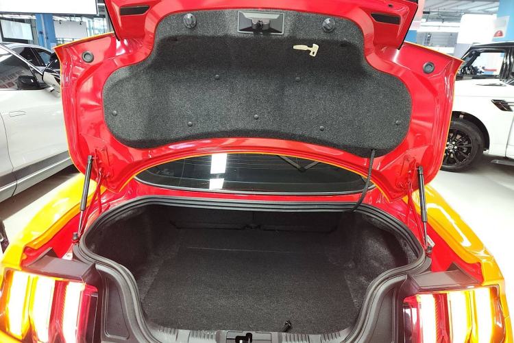 Used Ford Mustang 2021 2.3T EcoBoost Trunk