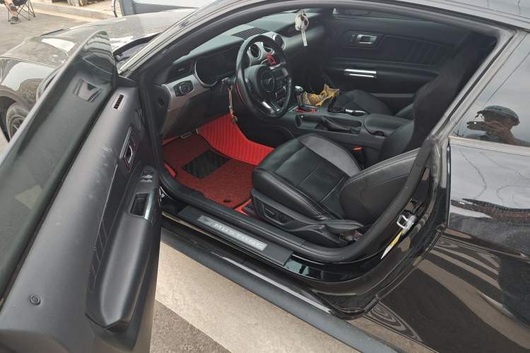 Used Ford Mustang  Driver Seat
