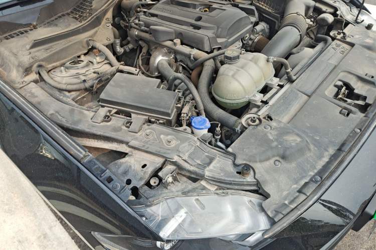 Used Ford Mustang  Engine Bay Right