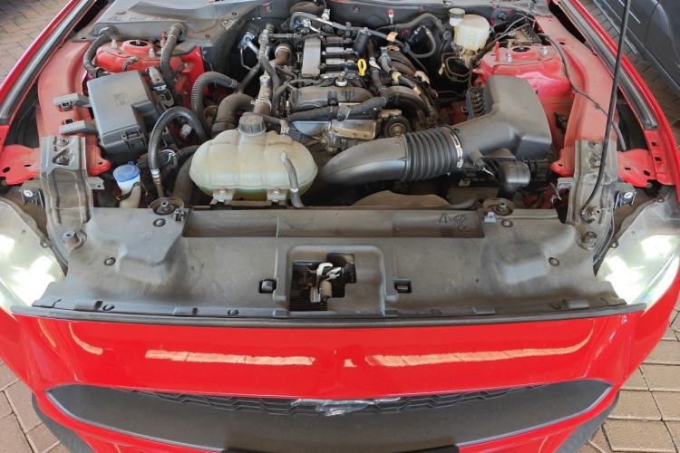 Used Ford Mustang  Engine Bay