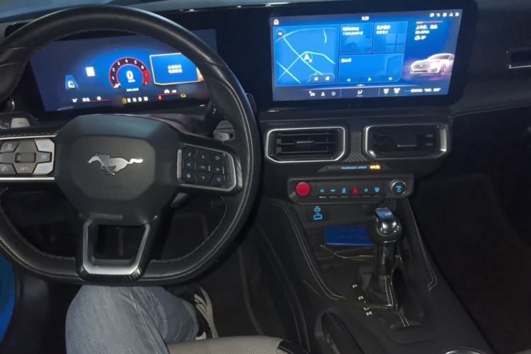 Used Ford Mustang 2024 2.3T EcoBoost Convertible Sport Edition Center Console
