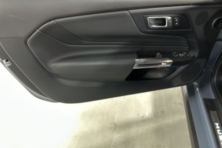 Used Ford Mustang 2024 2.3T EcoBoost Hardtop Performance Edition Interior 10