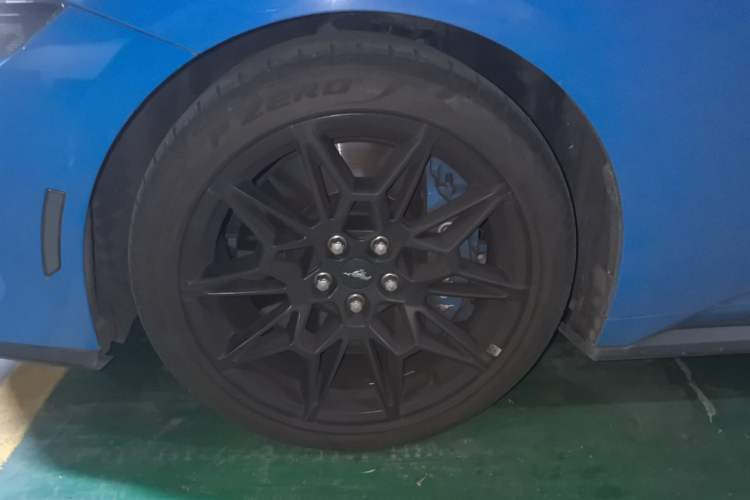 Used Ford Mustang 2024 2.3T EcoBoost Convertible Sport Edition Right Front Wheel Hub