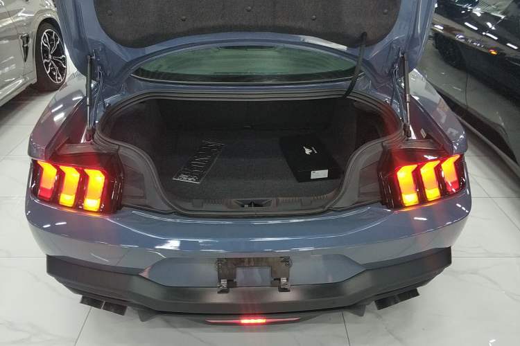 Used Ford Mustang 2024 2.3T EcoBoost Hardtop Performance Edition Trunk