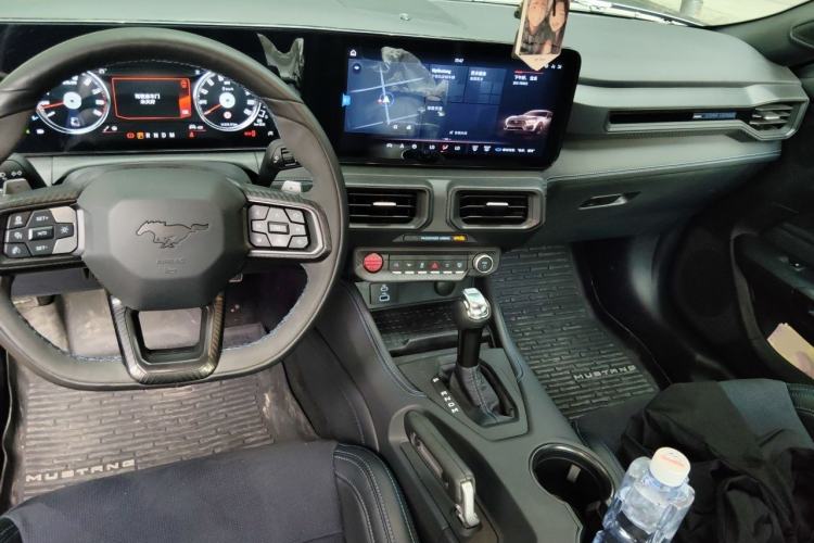 Used Ford Mustang 2024 5.0L V8 Dark Horse Center Console