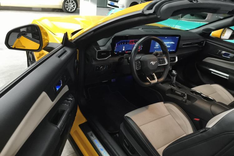 Used Ford Mustang 2024 2.3T EcoBoost Convertible Sport Edition Interior 3