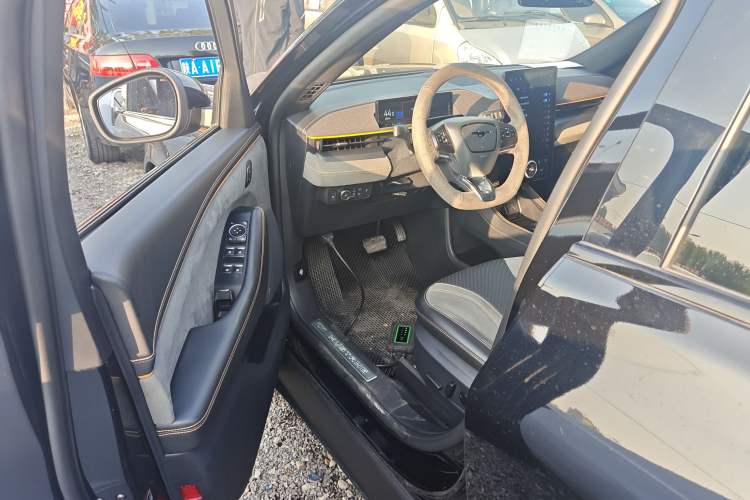 Used Ford Mustang Mach-E 2024 Windstorm Version (Ultra-Long Range) Driver Seat