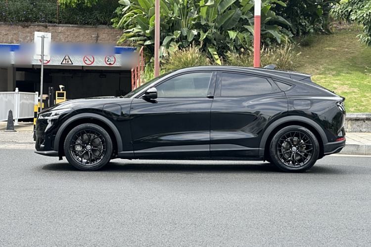 Used Ford Mustang Mach-E 2021 Leap Edition Rear-Drive Version (Standard Range) Exterior 5