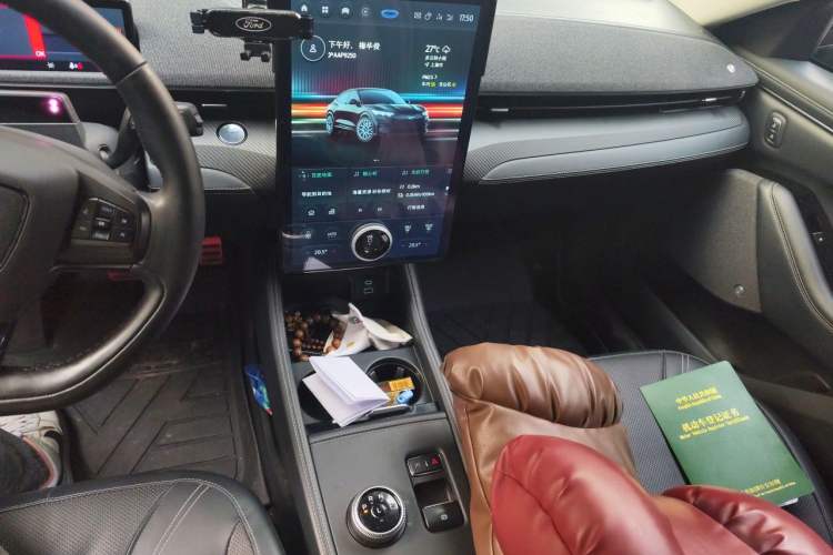 Used Ford Mustang Mach-E 2021 AION Y Plus Rear-Drive Luxury Edition (Long Range) Audio And AC Panel