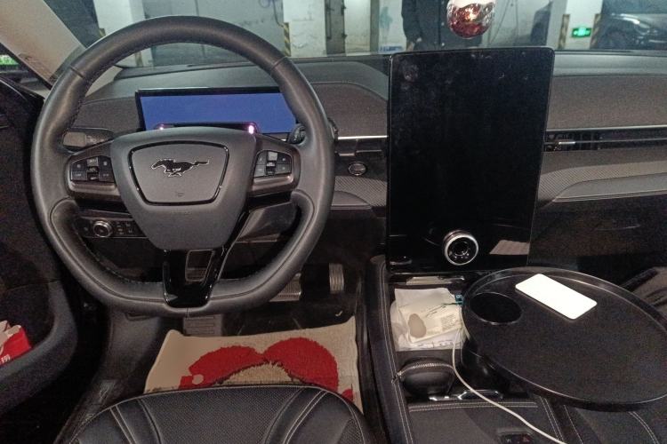 Used Ford Mustang Mach-E 2021 AION Y Plus Rear-Drive Luxury Edition (Long Range) Center Console