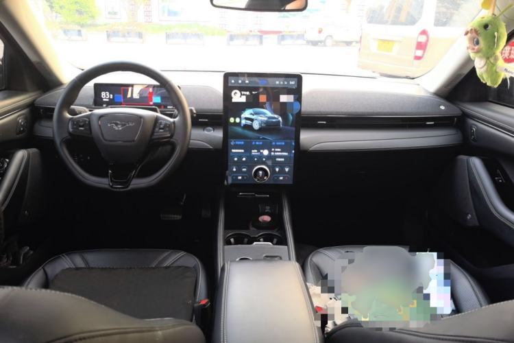 Used Ford Mustang Mach-E 2021 AION Y Plus Rear-Drive Luxury Edition (Long Range) Center Console