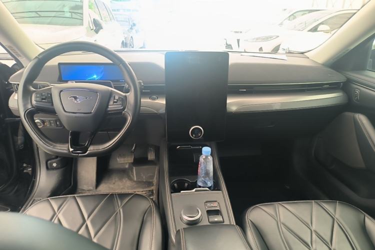 Used Ford Mustang Mach-E 2021 Leap Edition Rear-Drive Version (Standard Range) Center Console