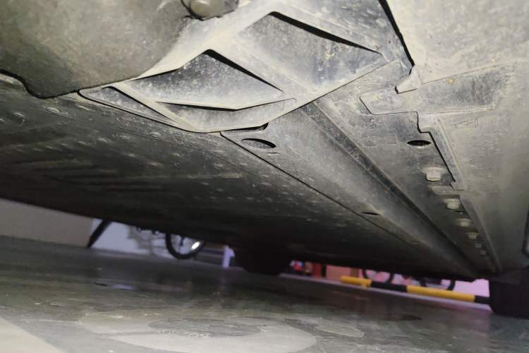 Used Ford Mustang Mach-E 2021 AION Y Plus Rear-Drive Luxury Edition (Long Range) Chassis Front Left