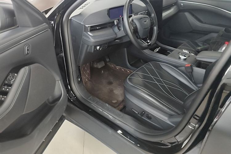 Used Ford Mustang Mach-E 2021 Leap Edition Rear-Drive Version (Standard Range) Driver Seat