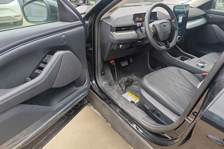 Used Ford Mustang Mach-E 2021 Leap Edition Rear-Drive Version (Standard Range) Driver Seat