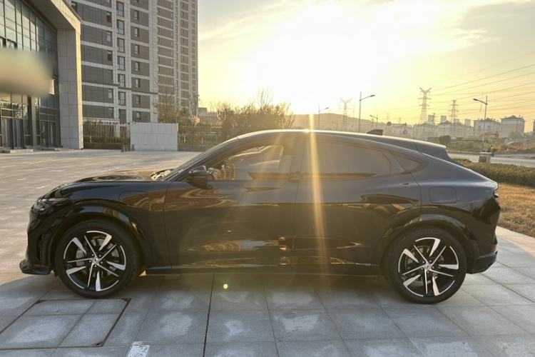Used Ford Mustang Mach-E 2021 AION Y Plus Rear-Drive Luxury Edition (Long Range) Exterior 4