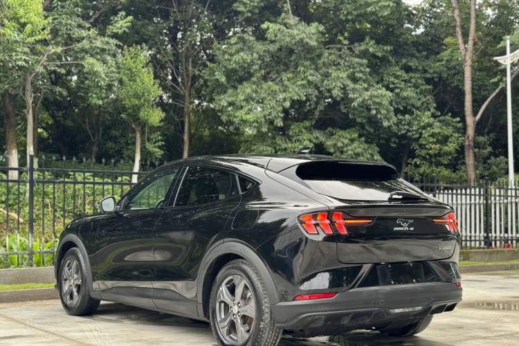 Used Ford Mustang Mach-E 2021 Leap Edition Rear-Drive Version (Standard Range) Exterior 4