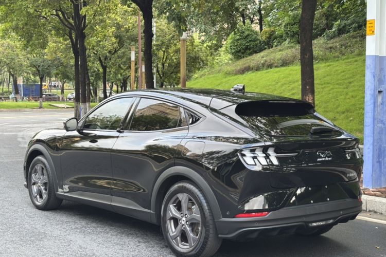 Used Ford Mustang Mach-E 2021 Leap Edition Rear-Drive Version (Standard Range) Exterior 5