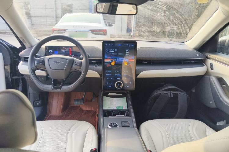 Used Ford Mustang Mach-E 2021 AION Y Plus Rear-Drive Luxury Edition (Long Range) Interior 2