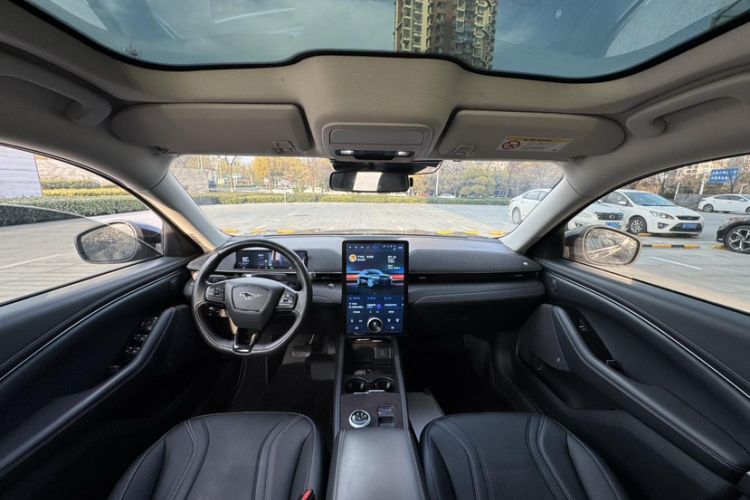 Used Ford Mustang Mach-E 2021 AION Y Plus Rear-Drive Luxury Edition (Long Range) Interior 2