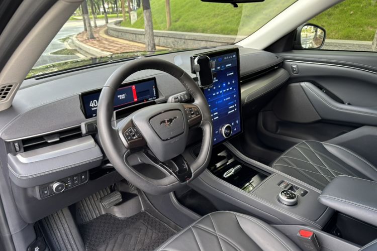Used Ford Mustang Mach-E 2021 Leap Edition Rear-Drive Version (Standard Range) Interior 5