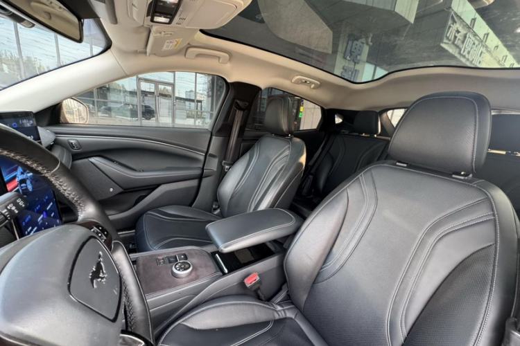 Used Ford Mustang Mach-E 2021 AION Y Plus Rear-Drive Luxury Edition (Long Range) Interior 5