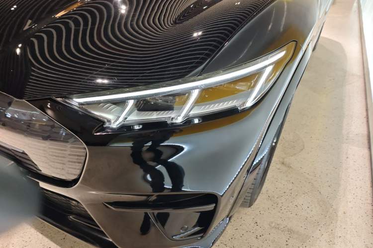 Used Ford Mustang Mach-E 2021 Chasing Wind All-Wheel-Drive Luxury Edition (Long-Range) Left Front Headlight