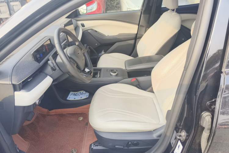 Used Ford Mustang Mach-E 2021 AION Y Plus Rear-Drive Luxury Edition (Long Range) Left Front Seat