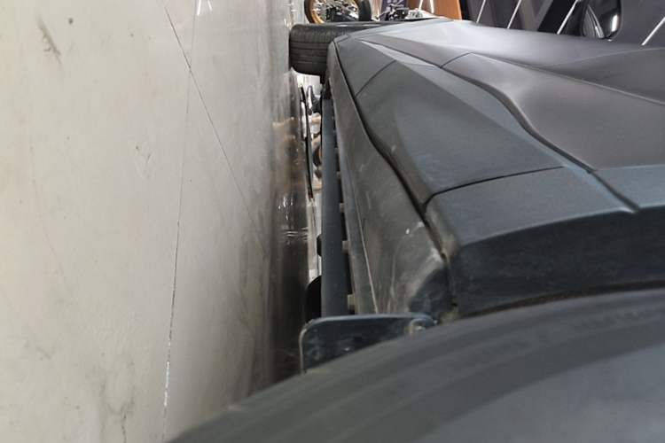 Used Ford Mustang Mach-E 2021 Leap Edition Rear-Drive Version (Standard Range) Left Side Sill