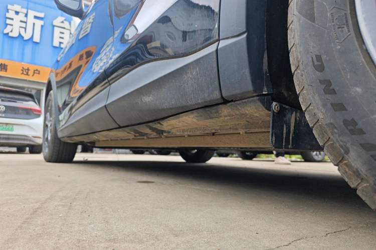 Used Ford Mustang Mach-E 2021 Leap Edition Rear-Drive Version (Standard Range) Left Side Sill
