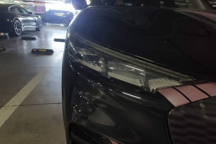 Used Ford Mustang Mach-E 2021 AION Y Plus Rear-Drive Luxury Edition (Long Range) Right Front Headlight