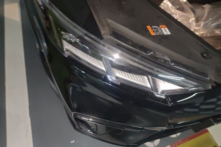 Used Ford Mustang Mach-E 2021 AION Y Plus Rear-Drive Luxury Edition (Long Range) Right Front Headlight