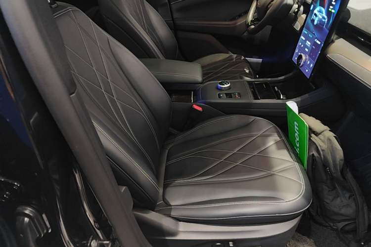 Used Ford Mustang Mach-E 2021 Leap Edition Rear-Drive Version (Standard Range) Right Front Seat