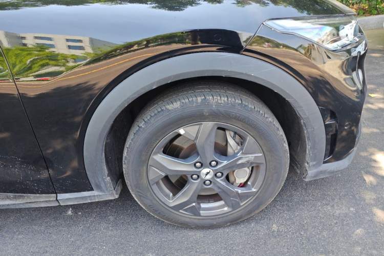Used Ford Mustang Mach-E 2021 Leap Edition Rear-Drive Version (Standard Range) Right Front Wheel Hub