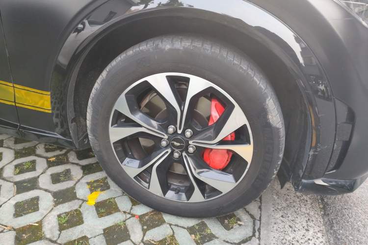 Used Ford Mustang Mach-E 2021 AION Y Plus Rear-Drive Luxury Edition (Long Range) Right Front Wheel Hub