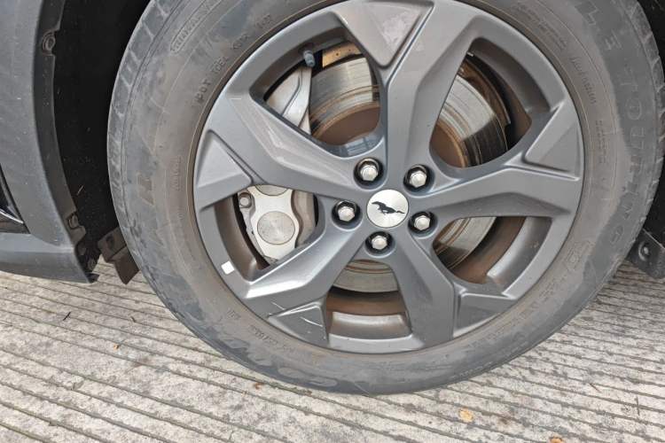 Used Ford Mustang Mach-E 2021 Wujiang Rear-Drive Version (Long Range) Right Front Wheel Hub