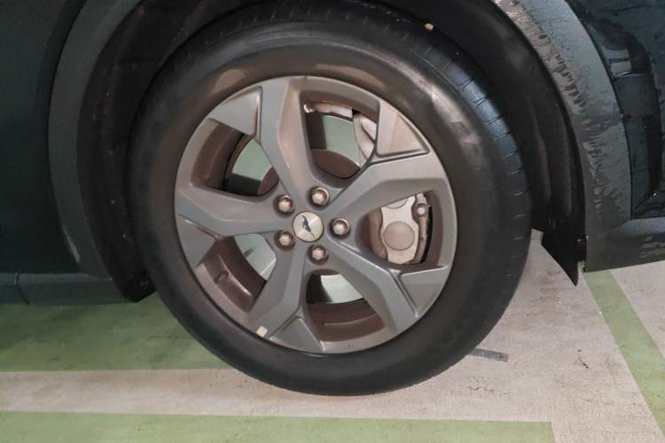 Used Ford Mustang Mach-E 2021 Leap Edition Rear-Drive Version (Standard Range) Right Front Wheel Hub