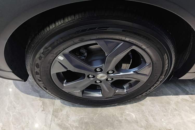 Used Ford Mustang Mach-E 2021 Leap Edition Rear-Drive Version (Standard Range) Right Rear Wheel Hub