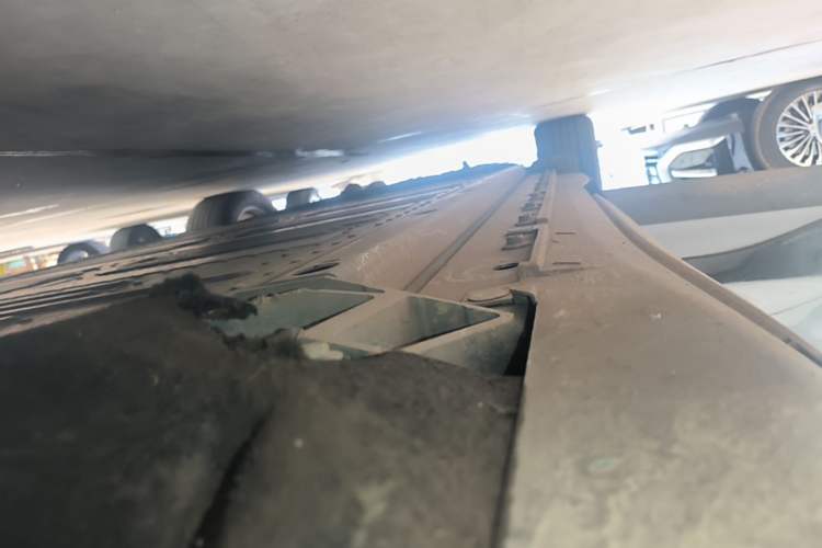 Used Ford Mustang Mach-E 2021 Leap Edition Rear-Drive Version (Standard Range) Right Side Sill