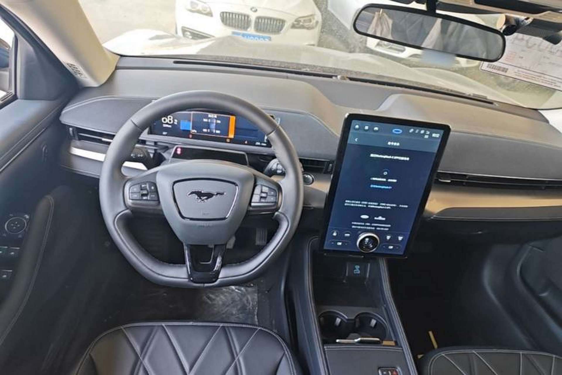 Used Ford Mustang Mach-E 2021 Leap Edition Rear-Drive Version (Standard Range) Center Console